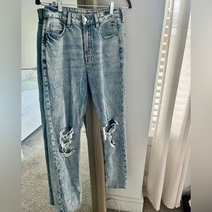 American Eagle Mom Straight Jeans